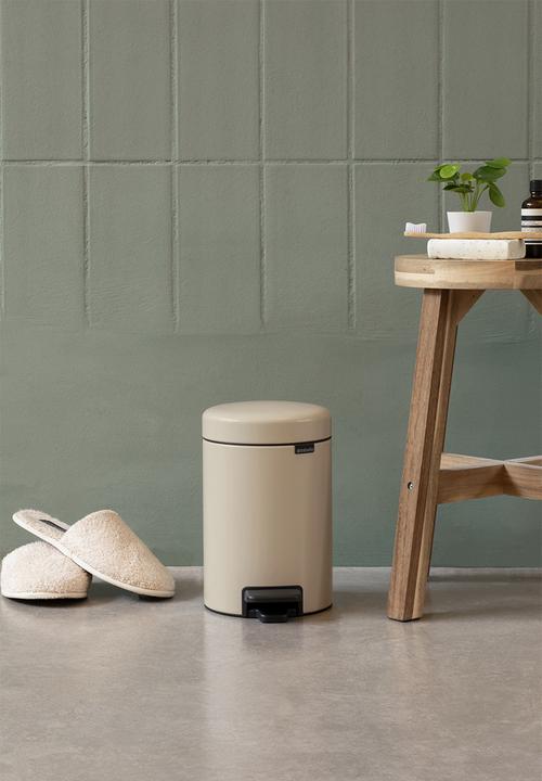 Brabantia - Newlcon pedal bin - soft beige