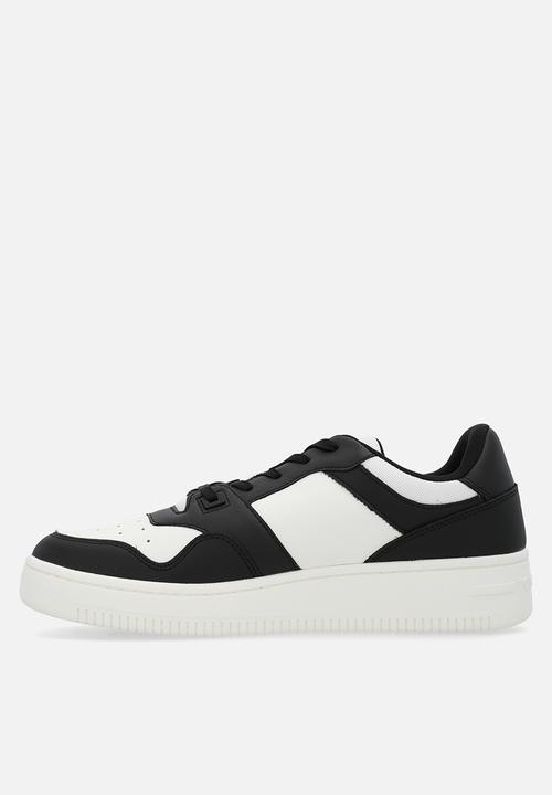 Tommy Hilfiger - Tjm retro basket ess - black & white 