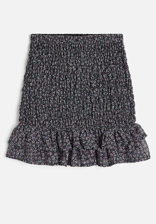 H&M - Smocked chiffon skirt - black & roses