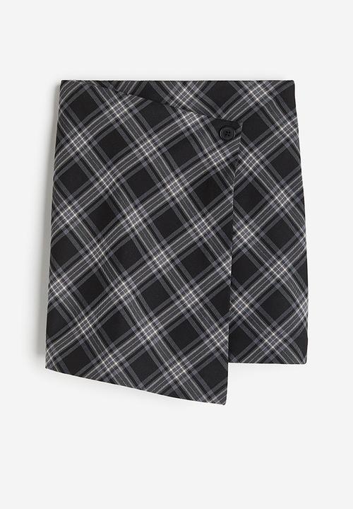 H&M - Wrap skirt - black & checked