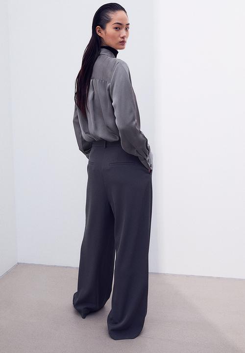 H&M - Pointed-collar shirt - grey