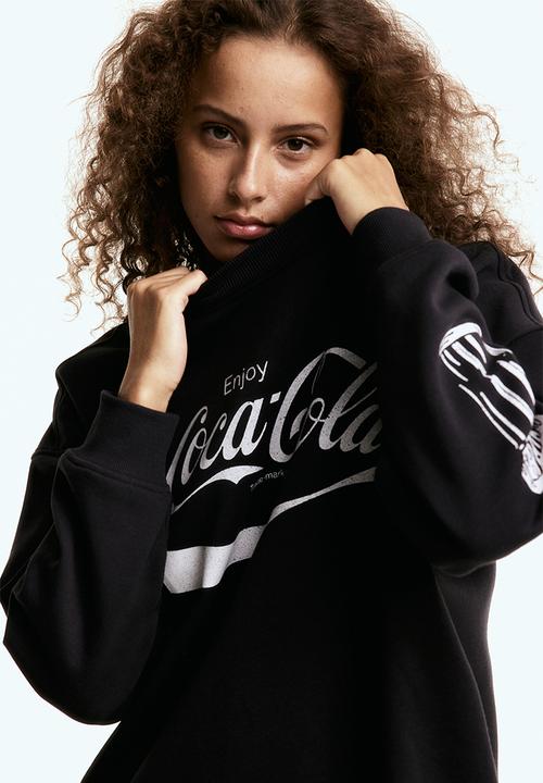 H&M - Oversized printed sweatshirt - black & coca-cola