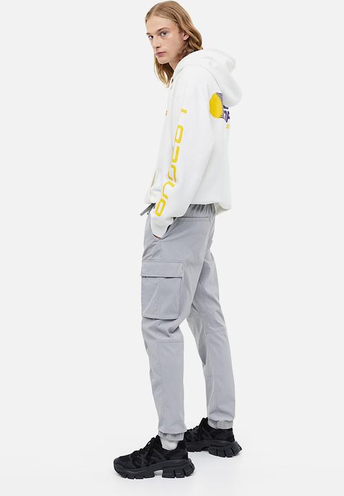H&M - Slim fit nylon cargo joggers - grey