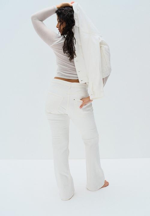 H&M - Curvy fit bootcut high jeans - white