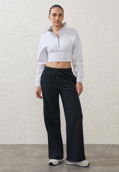Cotton On - Plush Essential Straight Leg Trackpant - Black