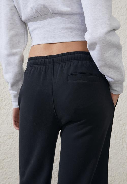 Cotton On - Plush Essential Straight Leg Trackpant - Black