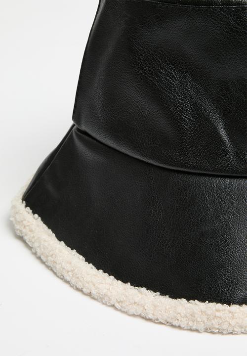 Superbalist - Sherpa lined bucket hat - black