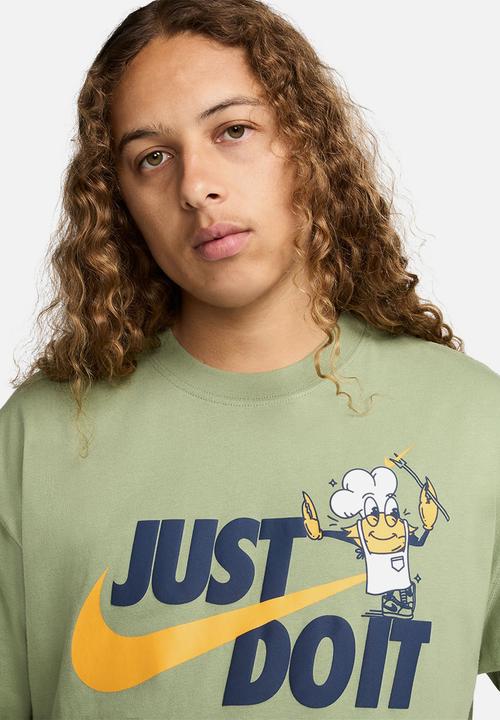 Nike - Nike Men's Sportswear Max90 Tee- oil green