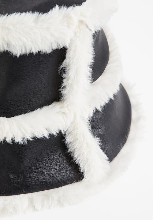 H&M - Fluffy-trim bucket hat - black