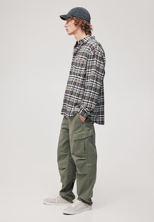 H&M - Regular fit cargo trousers - sage green