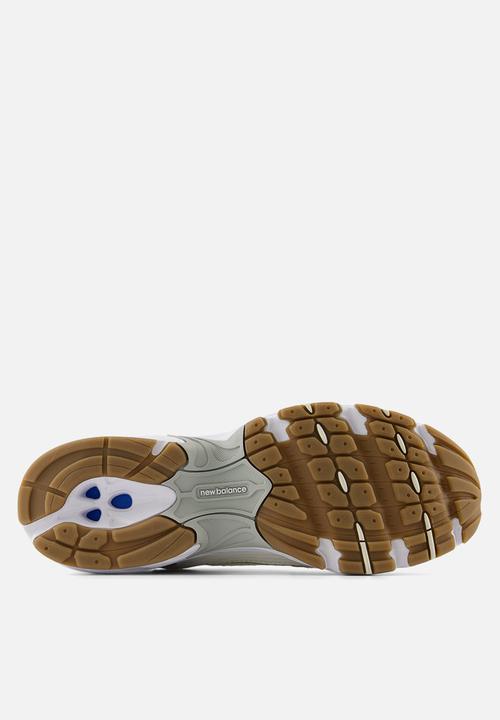 New Balance  - MR530