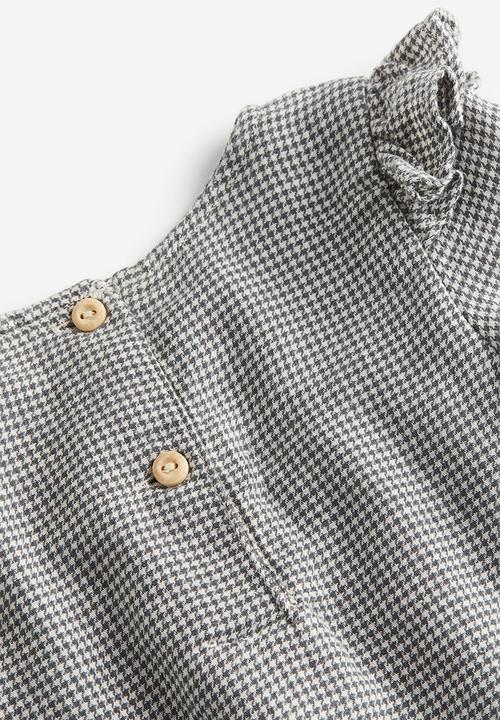 H&M - Frill-trimmed flannel blouse - grey dogtooth-patterned