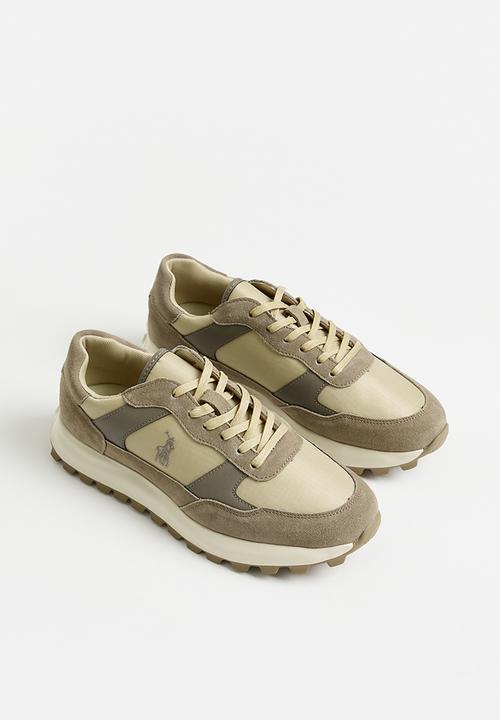 POLO - Panelled cleated runner