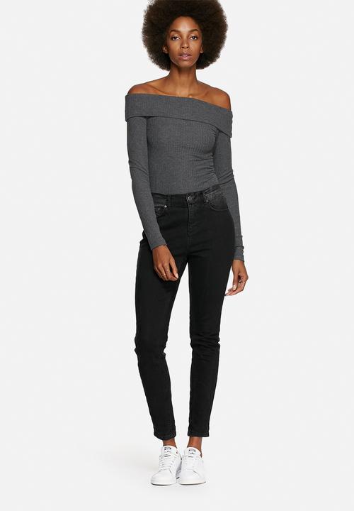 Pieces - Lilly Off Shoulder Top
