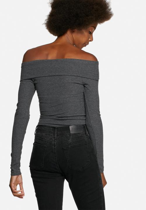 Pieces - Lilly Off Shoulder Top