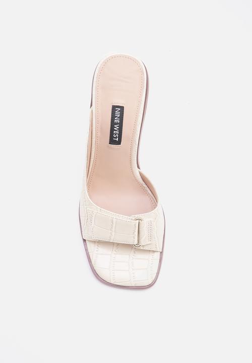 Nine West - Aler slip on heel - beige