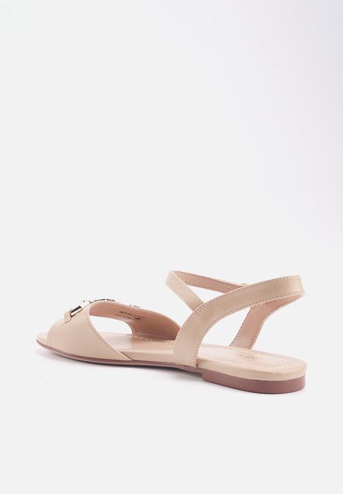 Nine West - Mack ankle strap sandal - sugar tan
