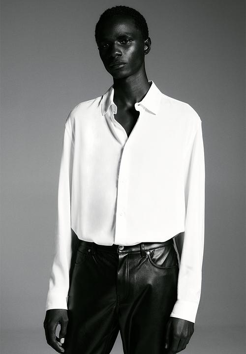 H&M - Regular fit viscose shirt - cream 