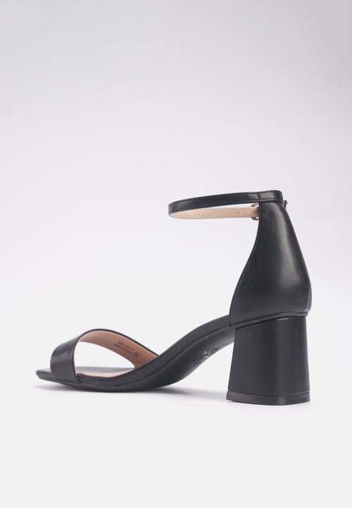 Nine West - Narla ankle strap block heel - black
