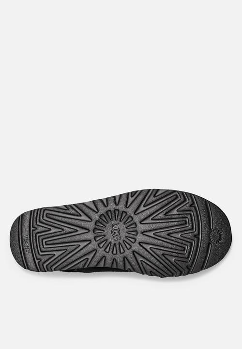 UGG® - Classic Slip-On - Black