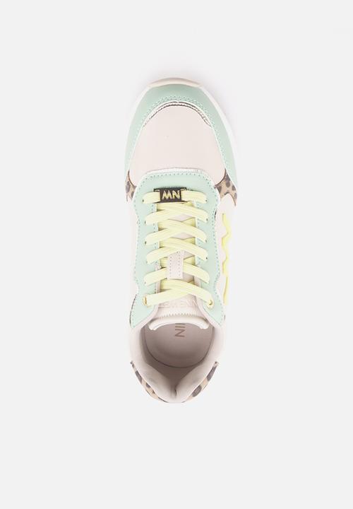 Nine West - Relove logo lace up sneaker - green