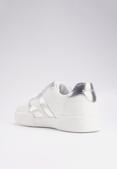 Nine West - Sala lace up sneaker - silver & white