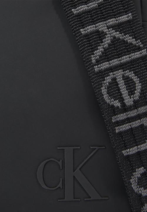 Calvin Klein - Ultralight dblzipcamera bag21 ru - black