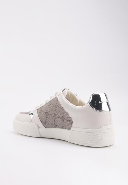 Nine West - Dosse monogram sneaker - beige