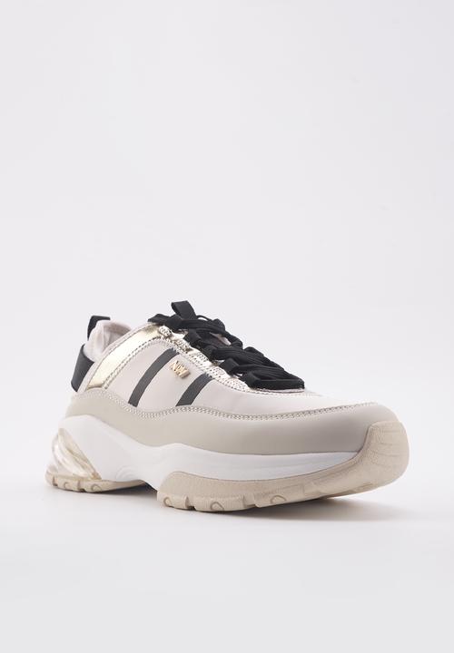 Nine West - Jashua elastic tie up sneaker - beige