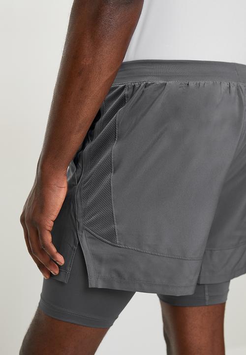 Under Armour - Ua launch 5'' 2-in-1 short - grey