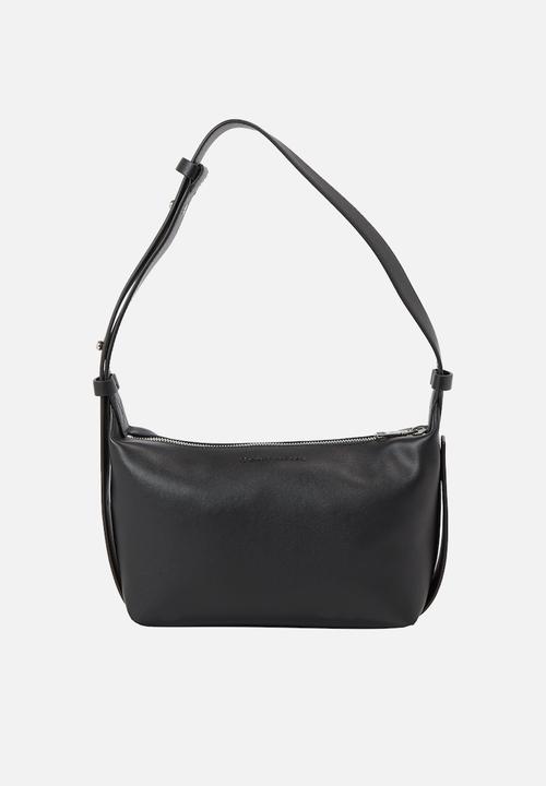 Calvin Klein - Sculpted shoulder bag- black