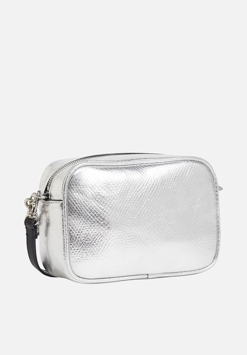 Calvin Klein - Sculpted camera bag  - silver