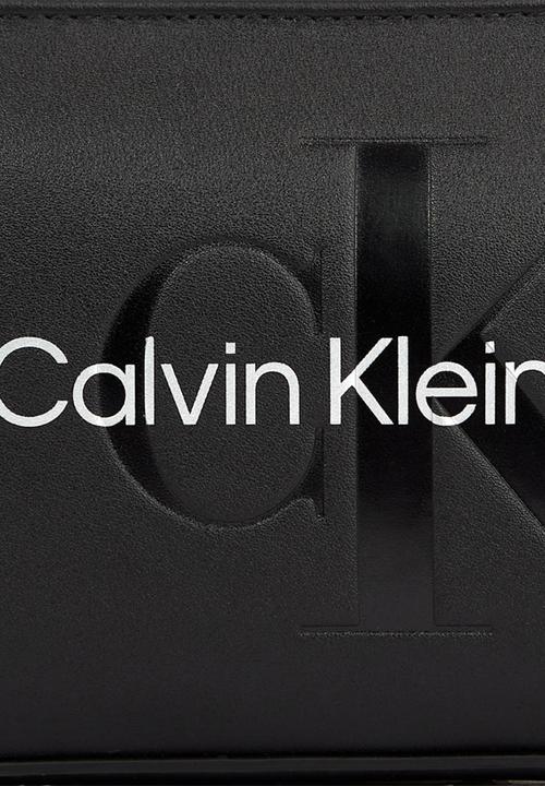 Calvin Klein - Sculpted shoulder pouch25 mono - black/metallic logo