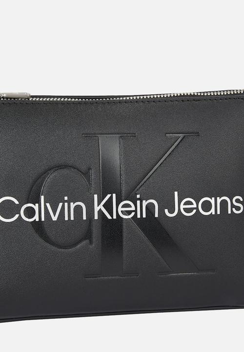 Calvin Klein - Sculpted camera pouch- black/metallic logo