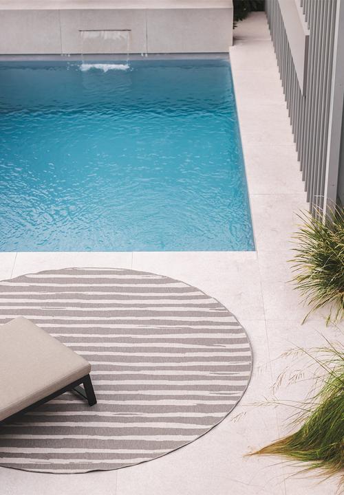 Hertex Fabrics - Right Circles Outdoor Rug - Pebble
