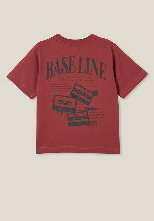 Cotton On - Jonny short sleeve print tee - vintage berry/baseline cassette co.