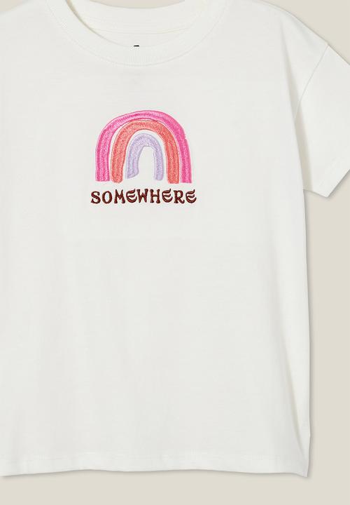 Cotton On - Poppy short sleeve print tee - vanilla/rainbow somewhere