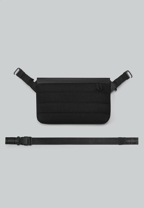 Gaston Luga - Lightweight crossbody bag - black