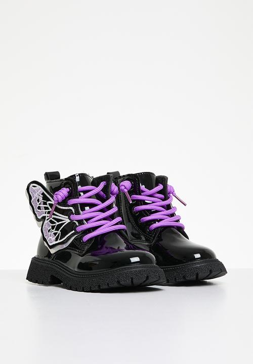 Pop Candy - Buttefly décor ankle boots-black