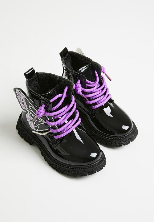Pop Candy - Buttefly décor ankle boots-black