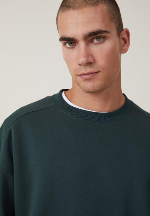 Cotton On - Box Fit Crew Sweater - Pine Needle Green