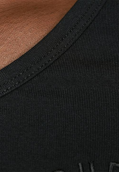 GUESS - Core Collection Tee 