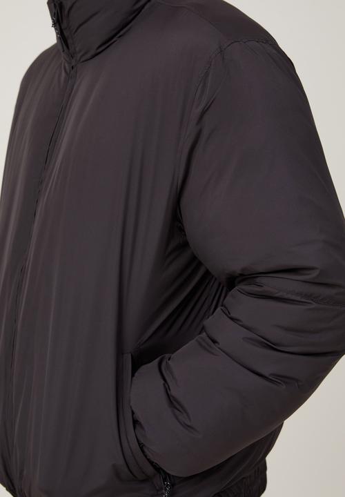 Cotton On - Recycled puffer relaxed bomber - black