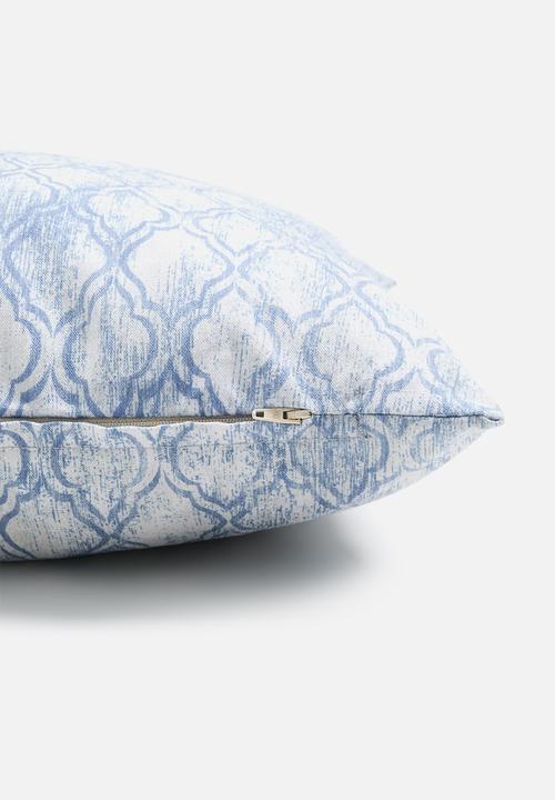 Sixth Floor - Scaly printed cushion cover - Blue