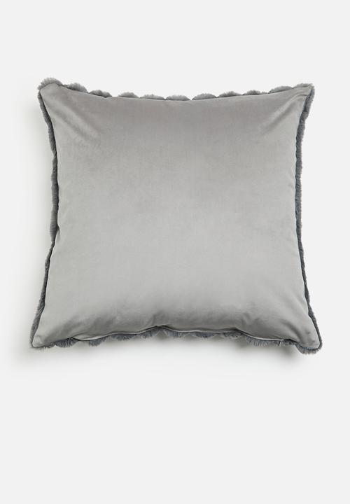 Grey Gardens - Plush cushion cover - Charcoal