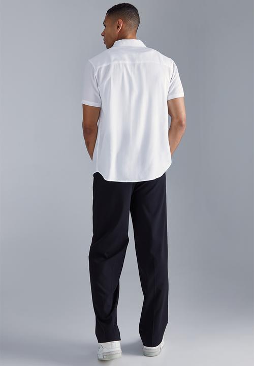 boohooMAN - Plain viscose short sleeve shirt - white