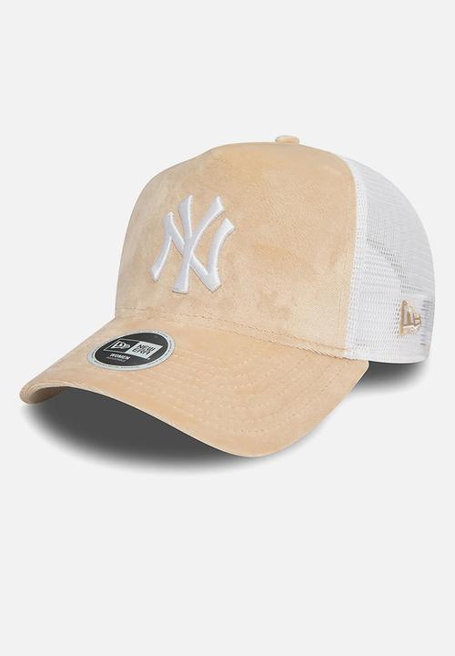 New Era - Velour trucker New York Yankees - cream & white