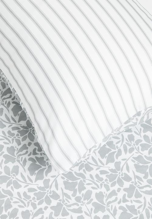 Sixth Floor - Super Soft Reversible Whymsical Floral Duvet Set