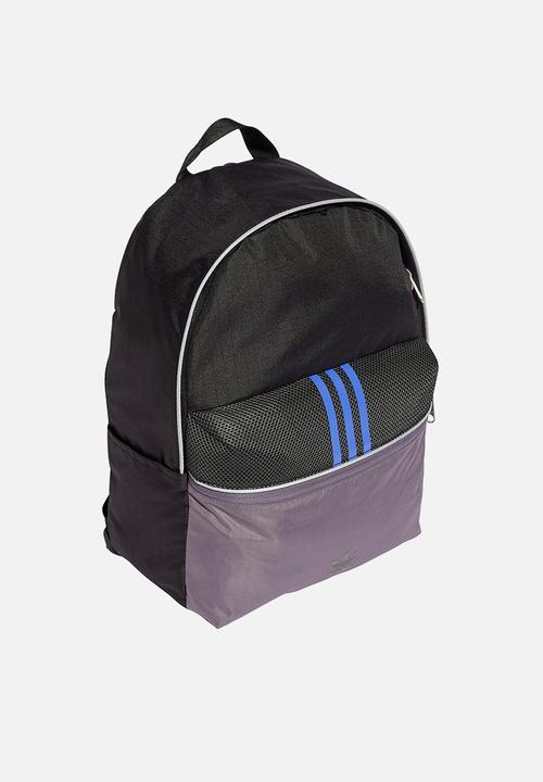 adidas Originals - Originals Logo Essential