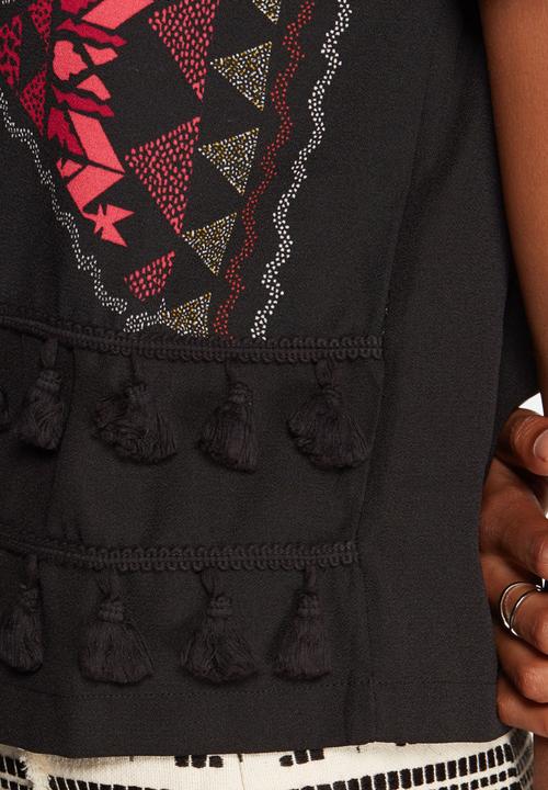 Vero Moda - Dolly Lin Tassle Top